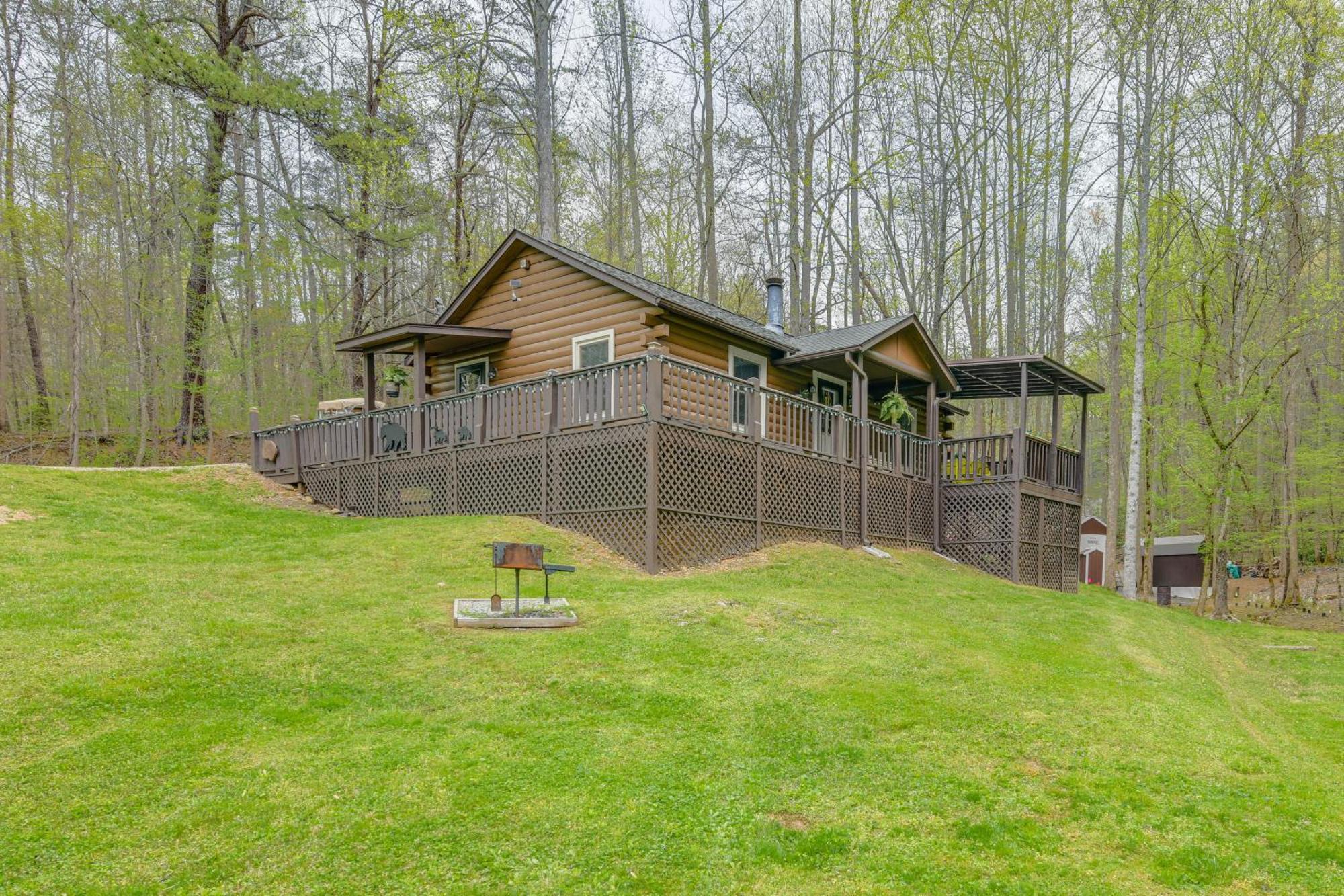 Smoky Mountain Cozy Cove Cabin Deck And Fire Pit! Cosby Esterno foto